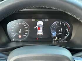 Volvo XC40 (2022) thumbnail 3