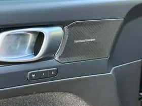 Volvo XC40 (2022) thumbnail 28