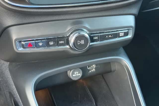 Volvo XC40 (2022) thumbnail 38