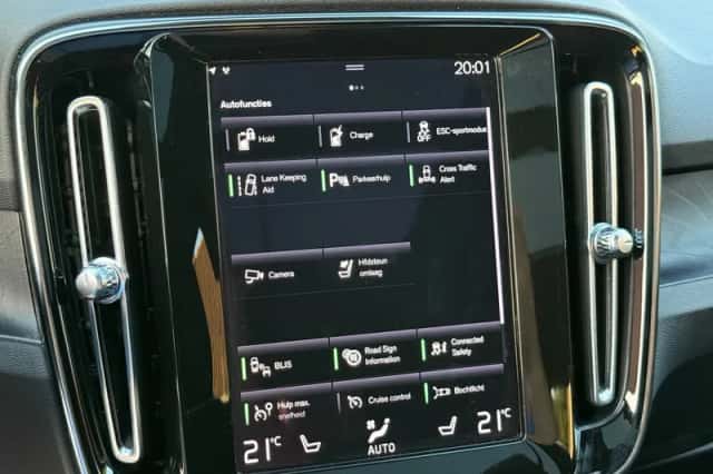 Volvo XC40 (2022) thumbnail 47