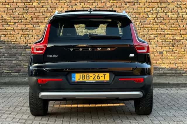 Volvo XC40 (2022) thumbnail 9