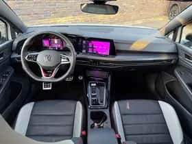 Volkswagen Golf (2023) thumbnail 2