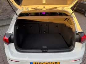 Volkswagen Golf (2023) thumbnail 24