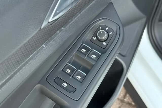 Volkswagen Golf (2023) thumbnail 26