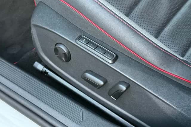Volkswagen Golf (2023) thumbnail 29