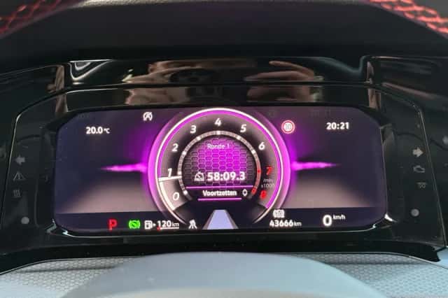 Volkswagen Golf (2023) thumbnail 37