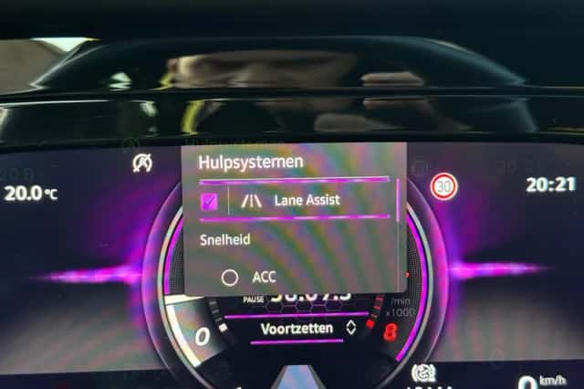 Volkswagen Golf (2023) thumbnail 38