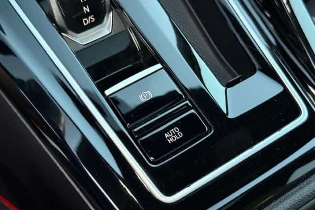 Volkswagen Golf (2023) thumbnail 41