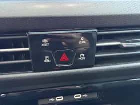 Volkswagen Golf (2023) thumbnail 45