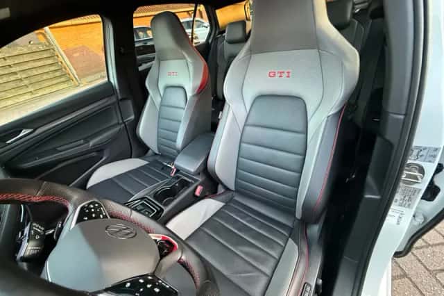 Volkswagen Golf (2023) thumbnail 60