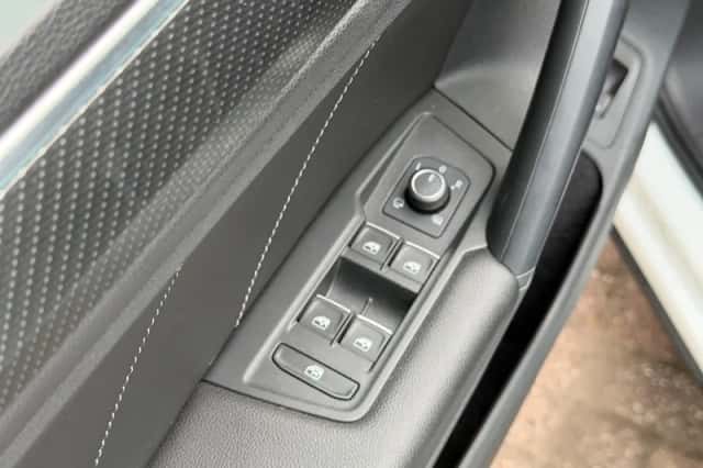 Volkswagen Tiguan (2022) thumbnail 28