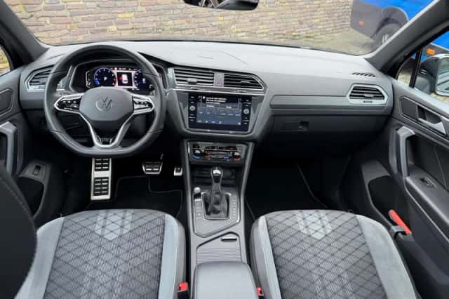 Volkswagen Tiguan (2021) thumbnail 2