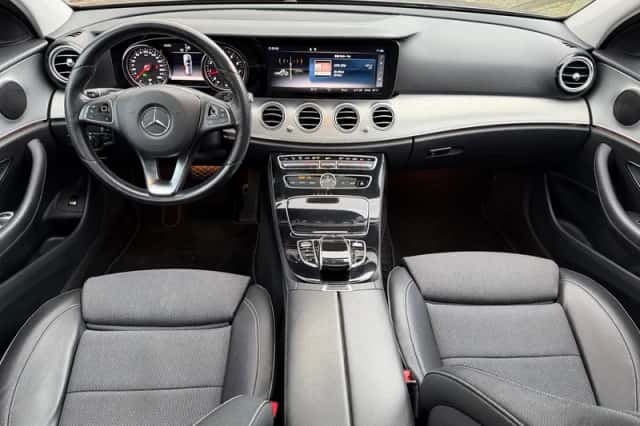Mercedes-Benz E-Klasse (2017) thumbnail 2