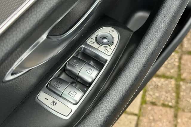 Mercedes-Benz E-Klasse (2017) thumbnail 28