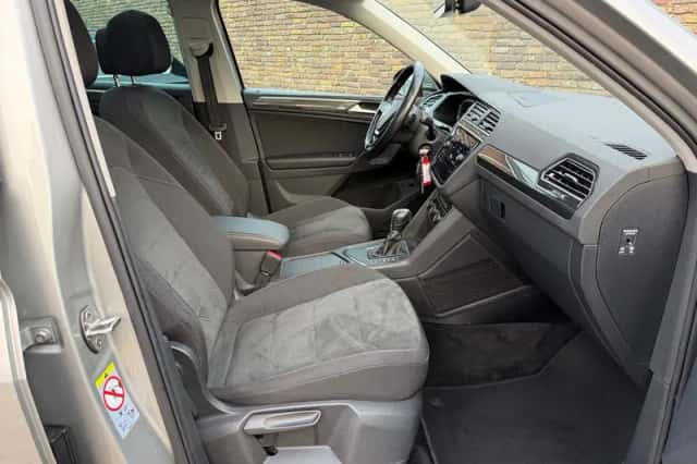 Volkswagen Tiguan (2019) thumbnail 16