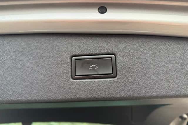 Volkswagen Tiguan (2019) thumbnail 22