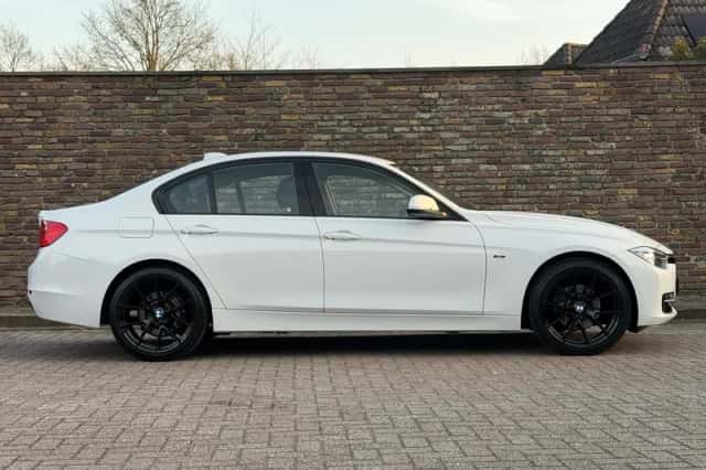 BMW 3-Serie (2015) thumbnail 8
