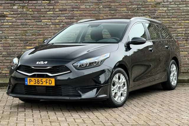Kia Ceed (2022) thumbnail 1