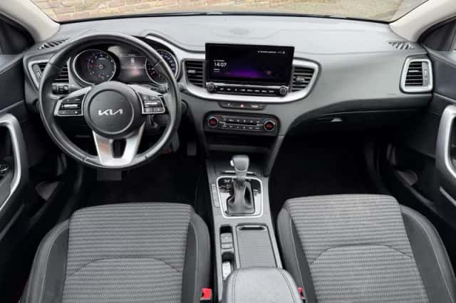 Kia Ceed (2022) thumbnail 2