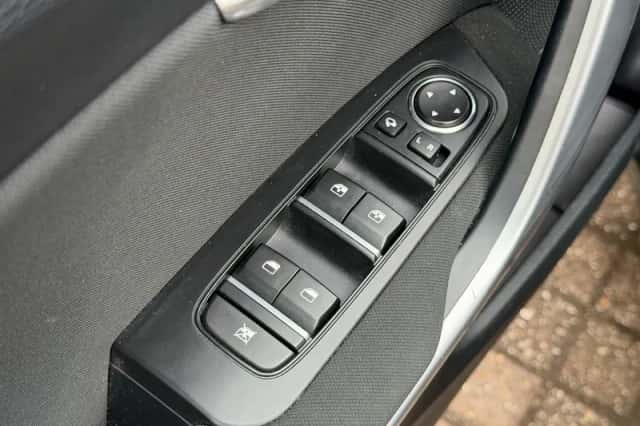 Kia Ceed (2022) thumbnail 22