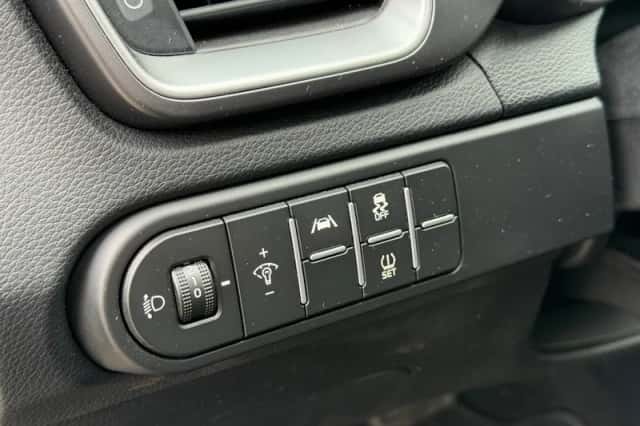 Kia Ceed (2022) thumbnail 24
