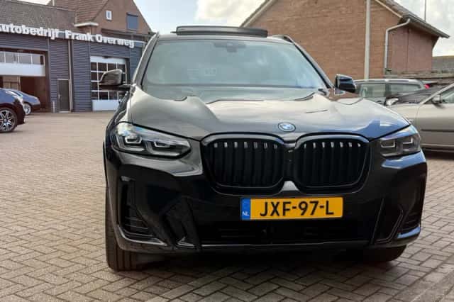 BMW X3 (2023) thumbnail 13