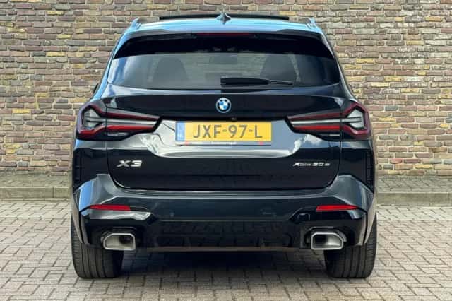 BMW X3 (2023) thumbnail 9