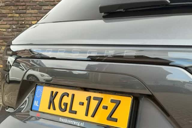 Porsche Cayenne (2022) thumbnail 15