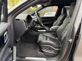 Porsche Cayenne (2022) thumbnail 21
