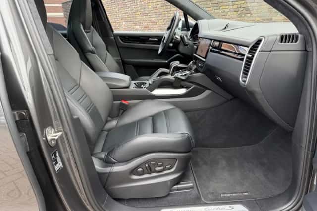 Porsche Cayenne (2022) thumbnail 22