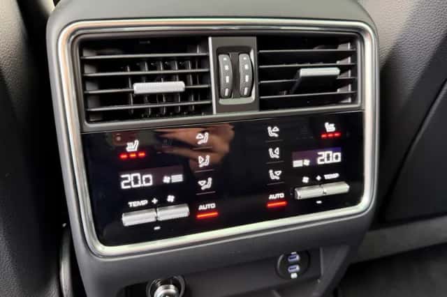 Porsche Cayenne (2022) thumbnail 24