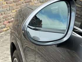Porsche Cayenne (2022) thumbnail 34