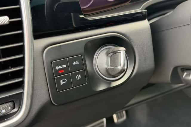 Porsche Cayenne (2022) thumbnail 40
