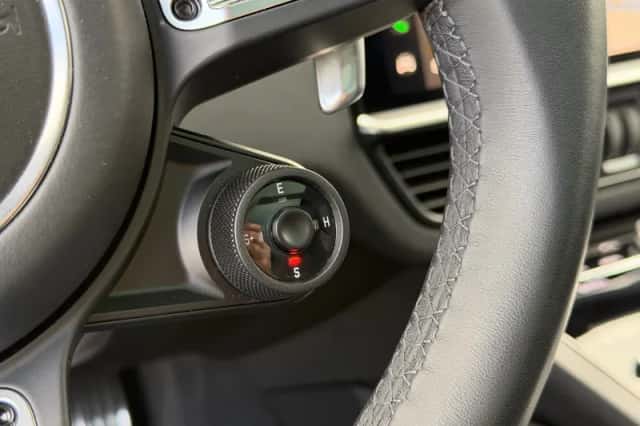 Porsche Cayenne (2022) thumbnail 47