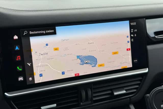Porsche Cayenne (2022) thumbnail 54