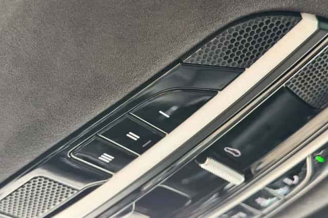 Porsche Cayenne (2022) thumbnail 67