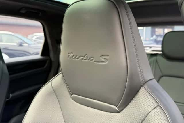 Porsche Cayenne (2022) thumbnail 73