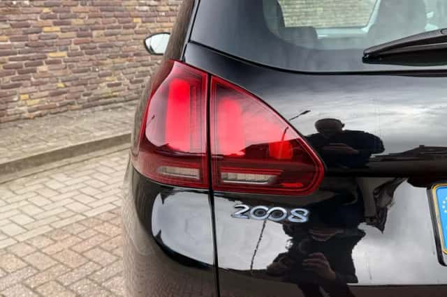 Peugeot 2008 (2016) thumbnail 13