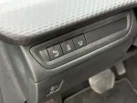 Peugeot 2008 (2016) thumbnail 23