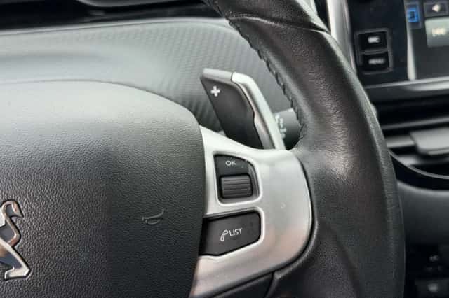 Peugeot 2008 (2016) thumbnail 26