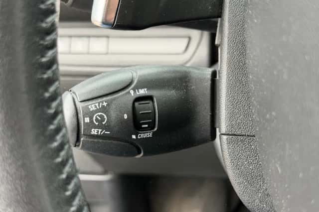 Peugeot 2008 (2016) thumbnail 27