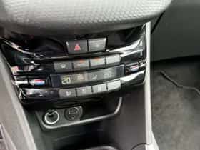 Peugeot 2008 (2016) thumbnail 28