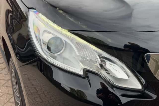 Peugeot 2008 (2016) thumbnail 4