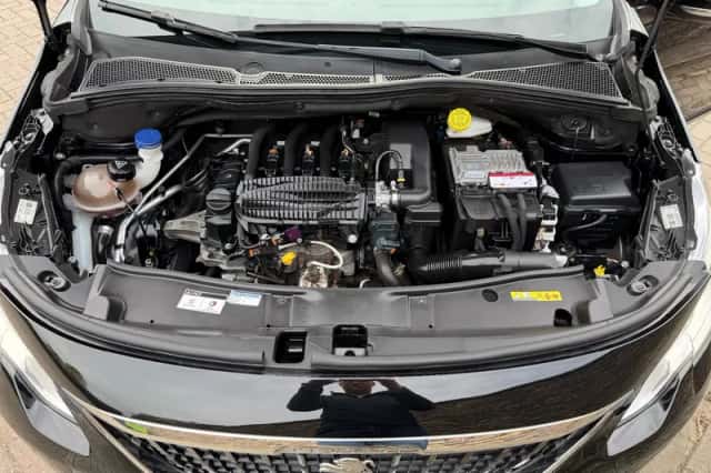 Peugeot 2008 (2016) thumbnail 39