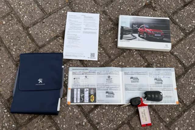 Peugeot 2008 (2016) thumbnail 41