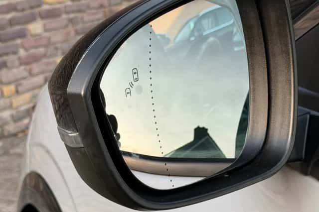 Renault Mégane E-Tech (2022) thumbnail 16