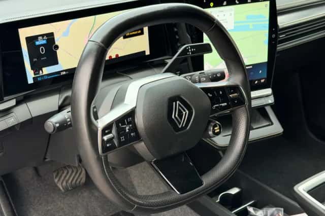 Renault Mégane E-Tech (2022) thumbnail 31
