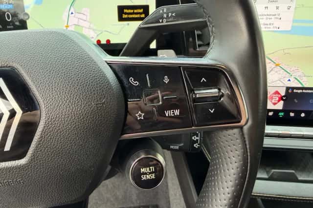 Renault Mégane E-Tech (2022) thumbnail 32
