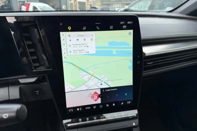Renault Mégane E-Tech (2022) thumbnail 38