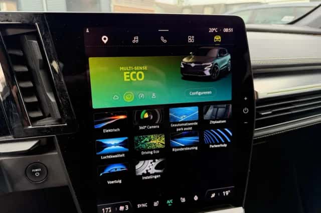 Renault Mégane E-Tech (2022) thumbnail 42